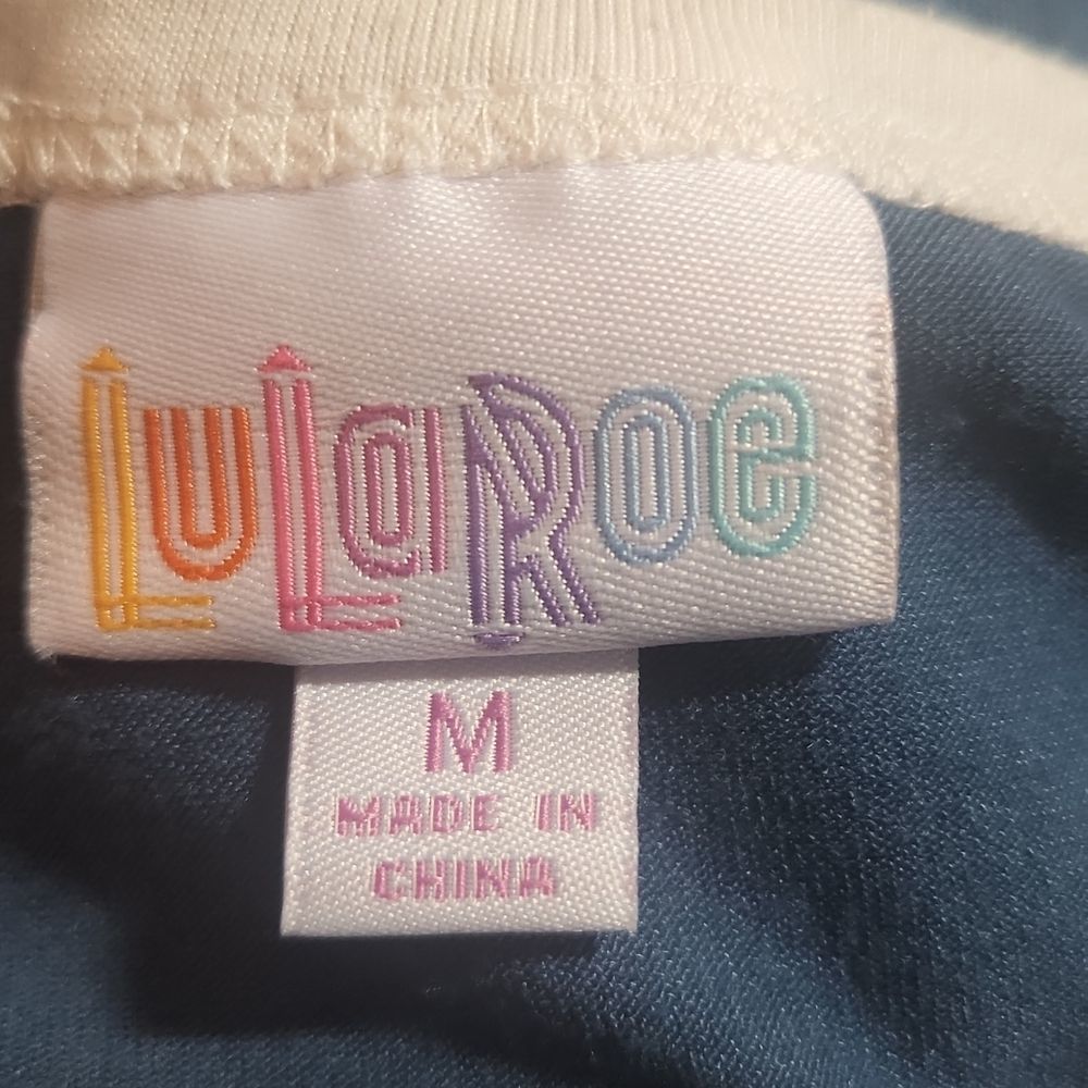 𝅺LULAROE Randy top medium solid blue - Picture 3 of 4